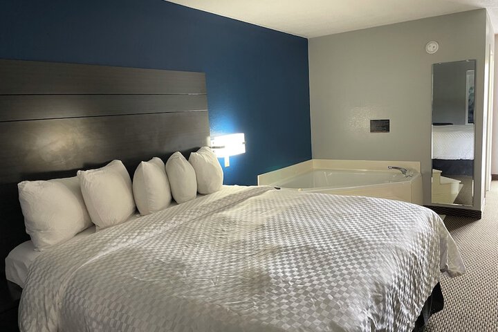 Room 18 of 43