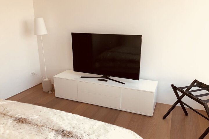 Room 9 of 84