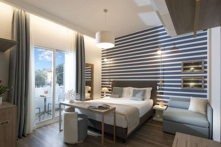 Room 12 of 85