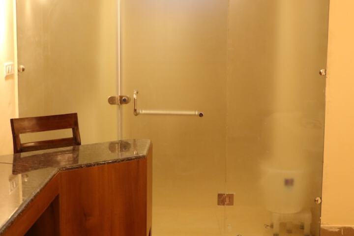 Room 9 of 19