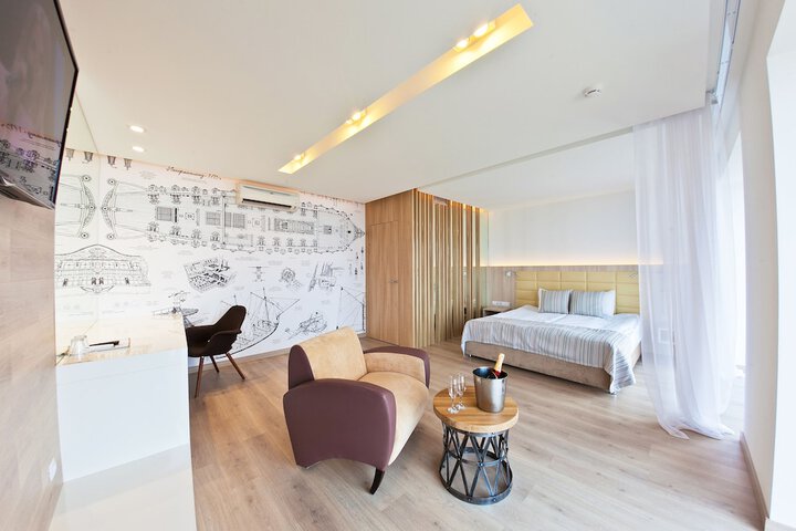 Room 21 of 52