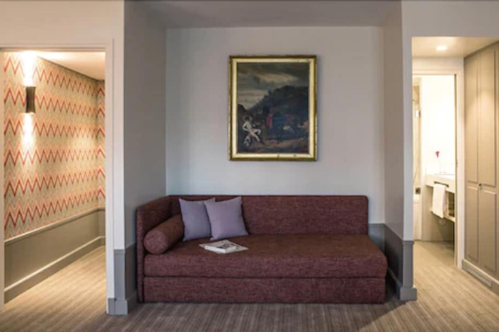Room 22 of 40