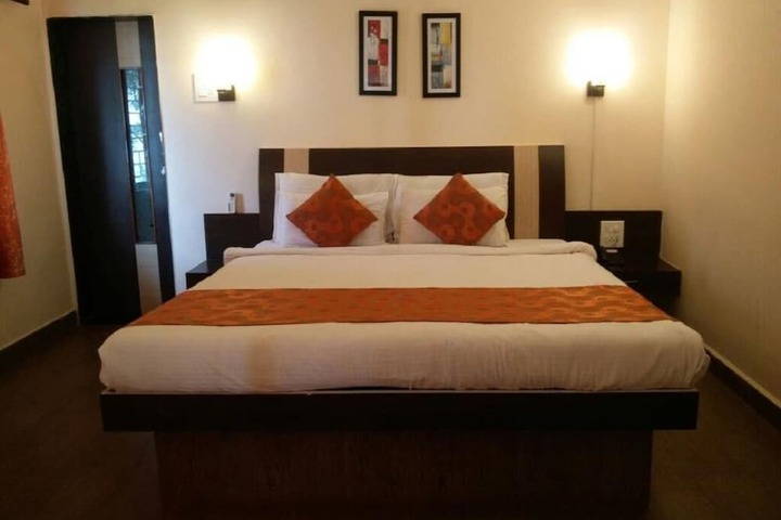 Room 2 of 25