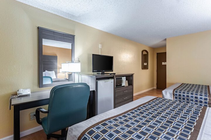Room 19 of 60