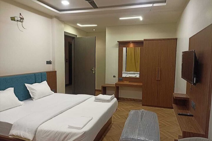 Room 18 of 37