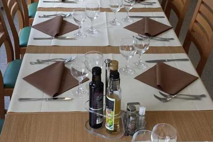 Dining 15 of 23
