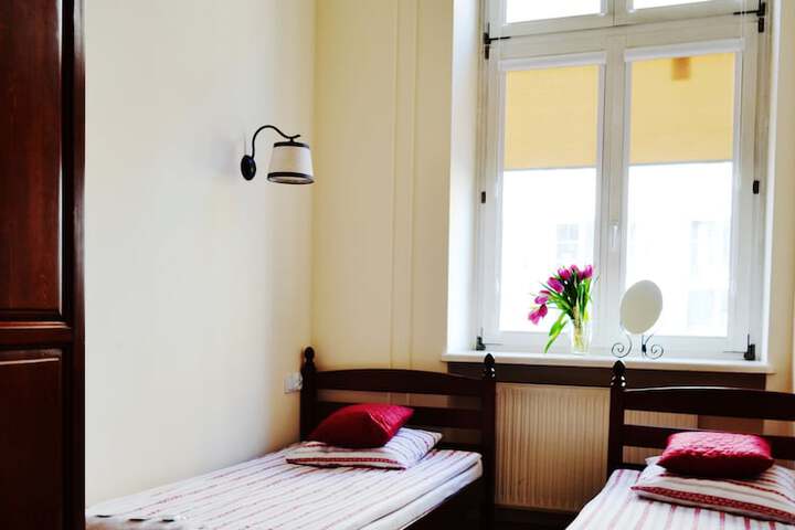 Room 31 of 76