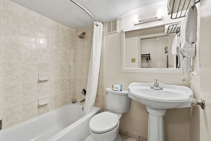 2 Double Beds (2 of 3)