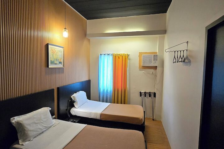 Room 18 of 30