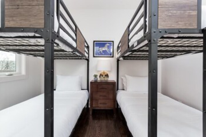 Room 40 of 54