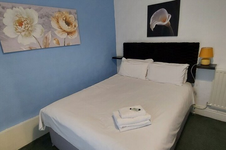 Room 4 of 51