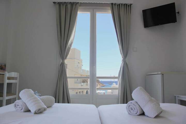 Room 6 of 37