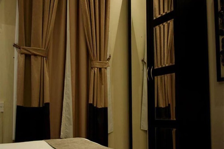 Room 3 of 12