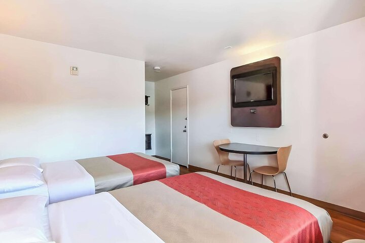 2 Double Beds (3 of 20)