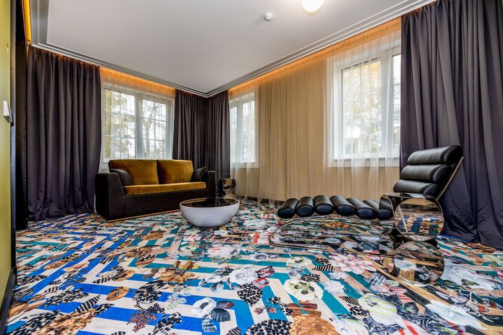 Room 3 of 70