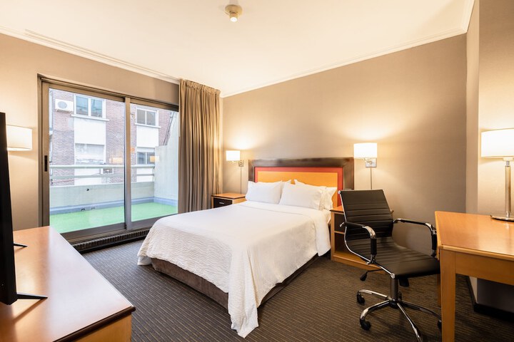 Room 3 of 72