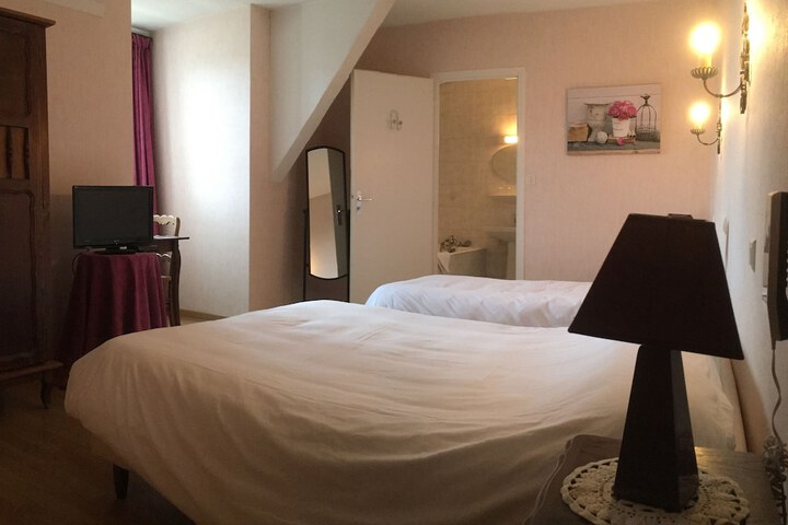 Room 2 of 7