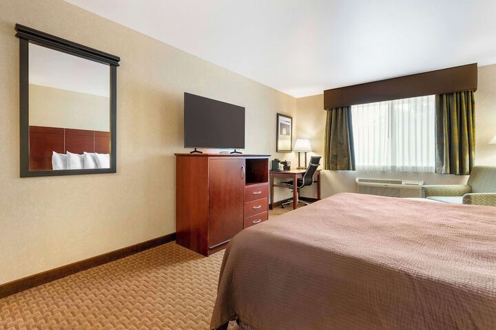 Room 17 of 36