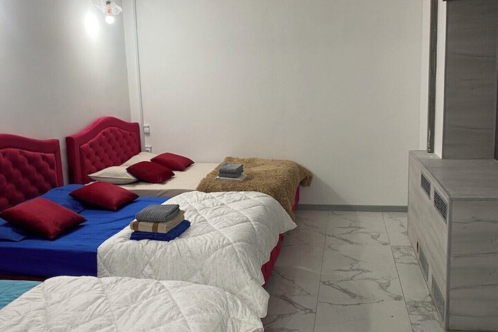 Room 52 of 106