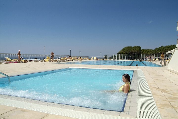 Pool 164 of 234
