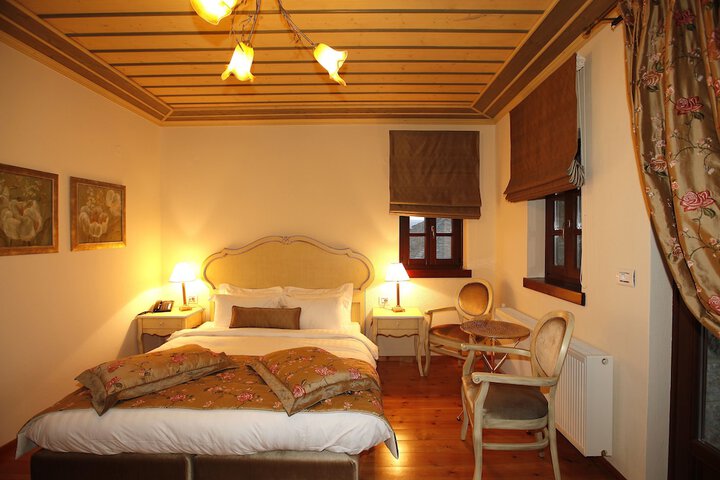 Room 9 of 31