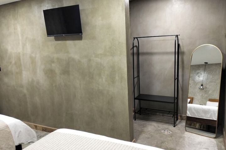 Room 16 of 74