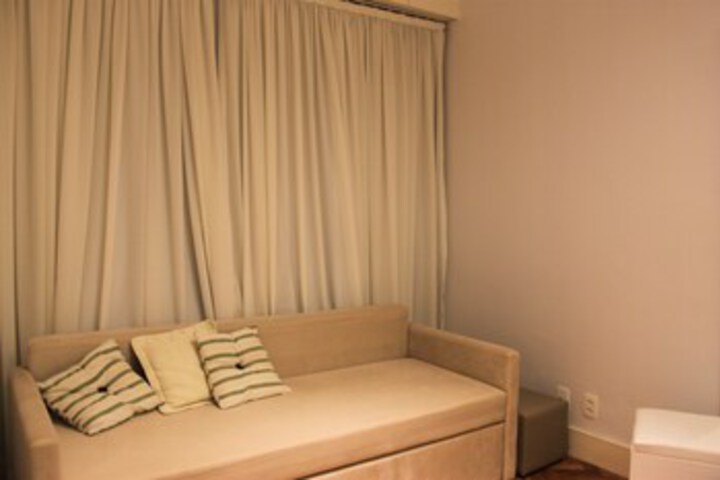Room 27 of 41