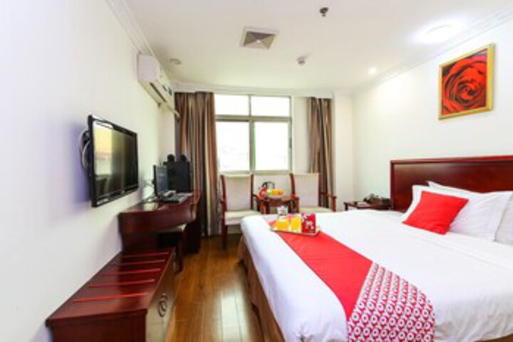 Room 9 of 24