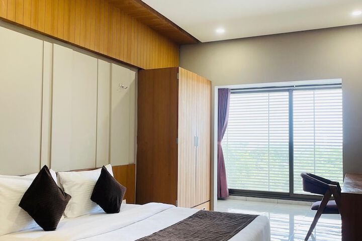 Room 17 of 31