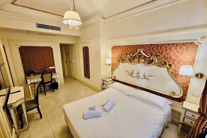 Room 40 of 72