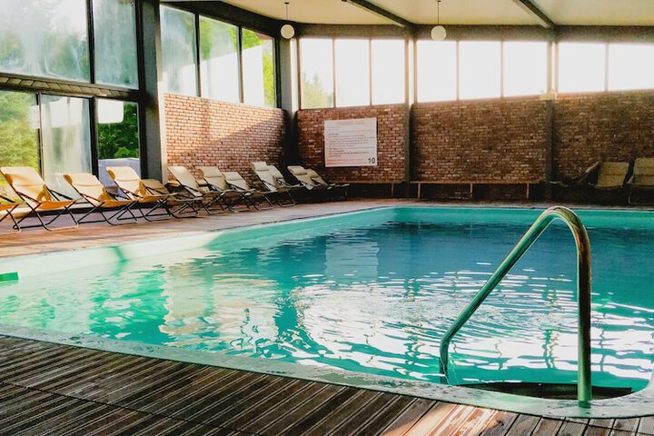 Pool 44 of 59