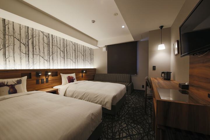 Room 5 of 33