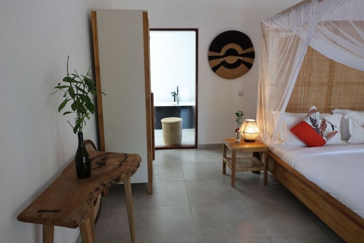 Room 9 of 50