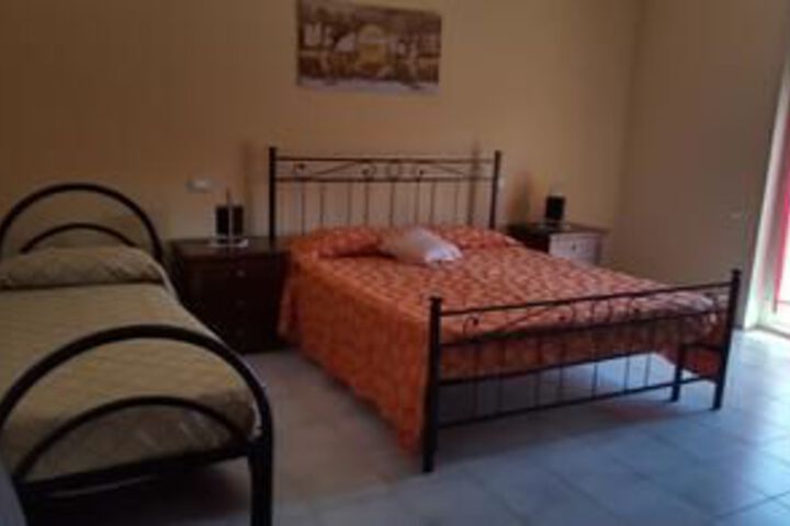 Room 9 of 25