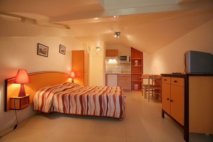 Room 5 of 24
