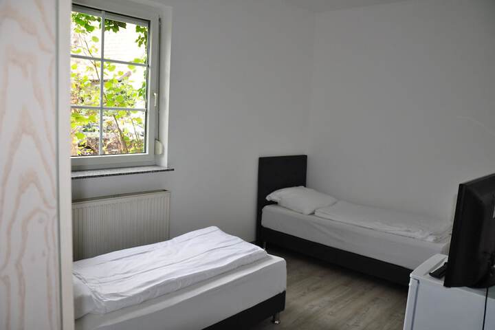 Room 8 of 18