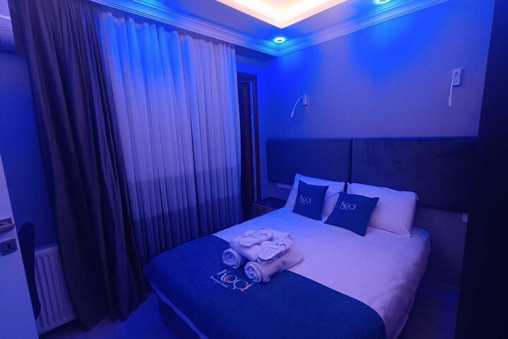 Room 10 of 30