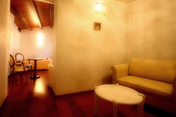 Room 32 of 61