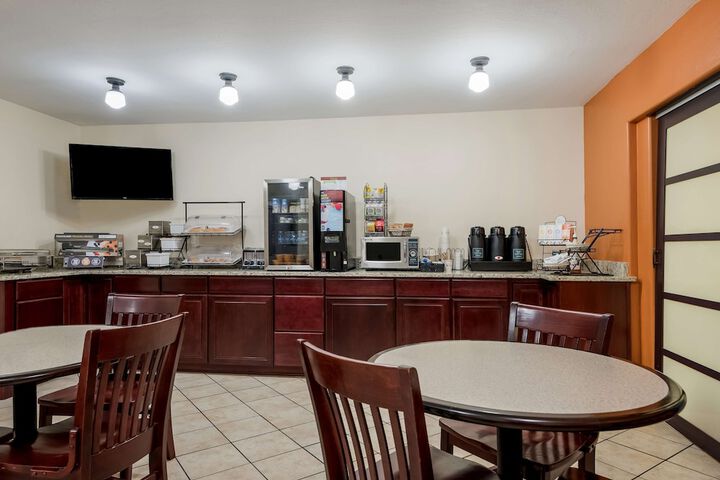 Breakfast/Coffee Service 15 of 17