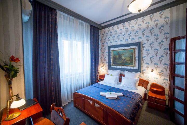 Room 48 of 72