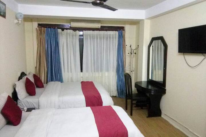 Room 15 of 33