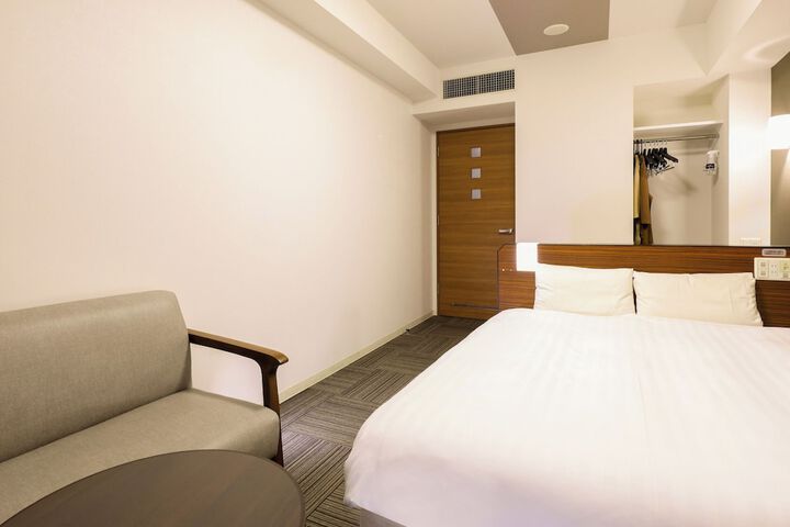 Room 11 of 51