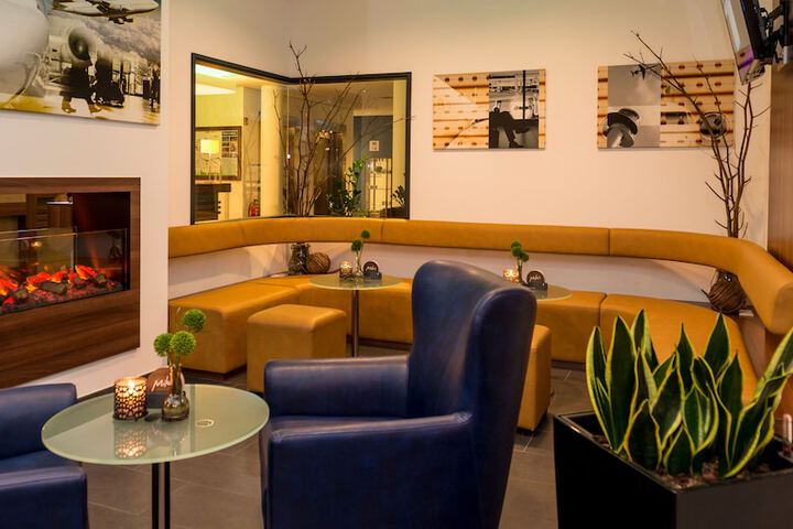 Guest Lobby