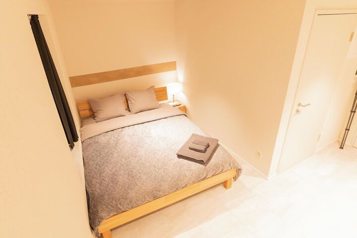 Room 7 of 33