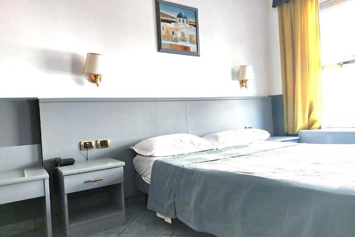 Room 21 of 62
