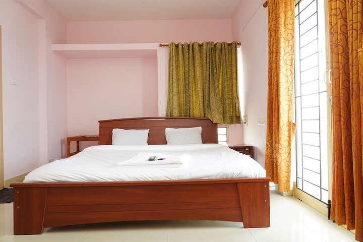 Room 2 of 6