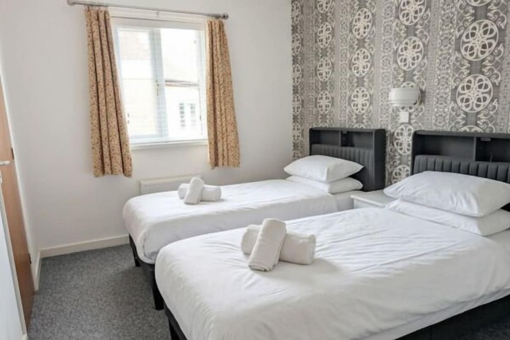 Room 7 of 19