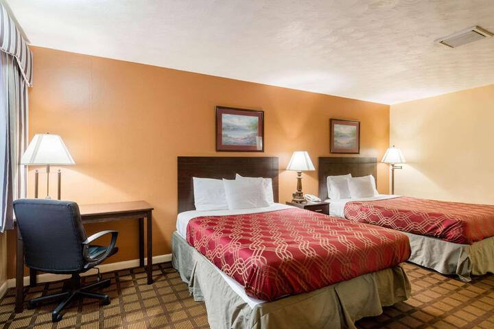 1 Queen Bed (46 of 46)