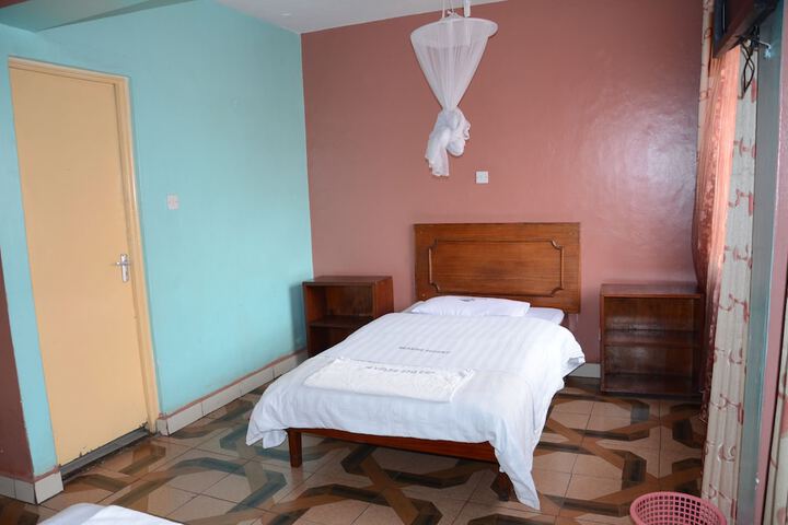 Room 9 of 35