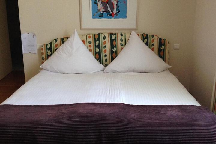 Room 10 of 49